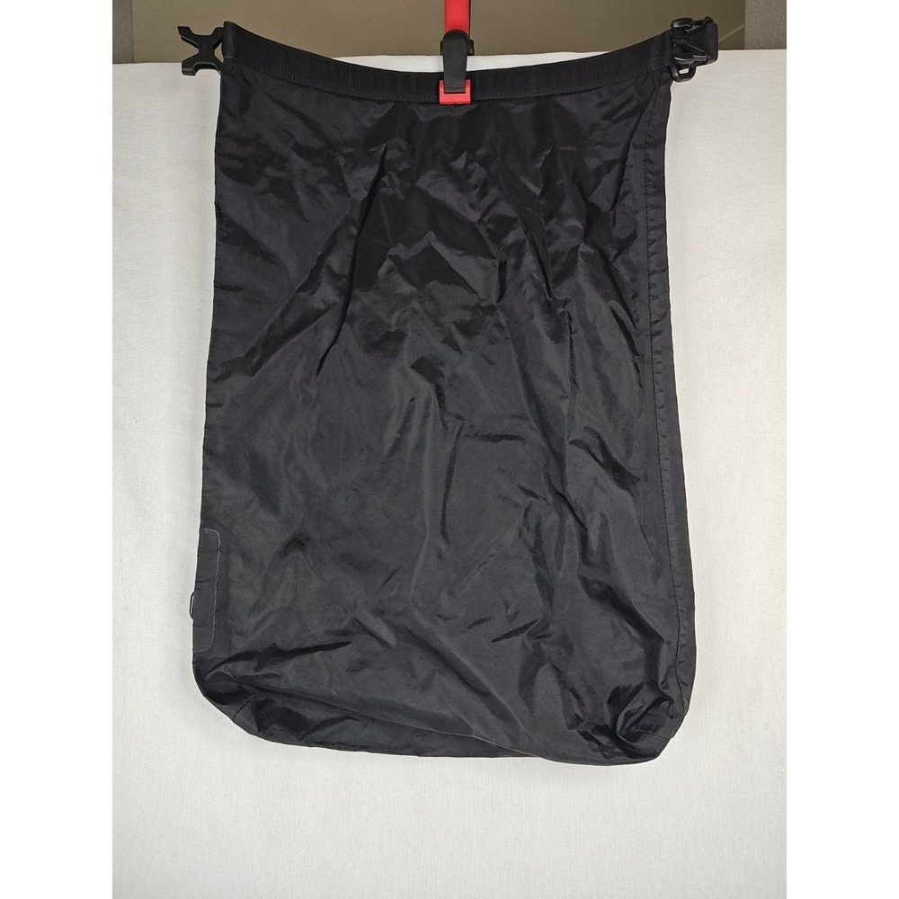 Oakley Black 22L Dry Bag Waterproof Roll-Top Bag Outdoor Water Sports Gear - Picture 3 of 6